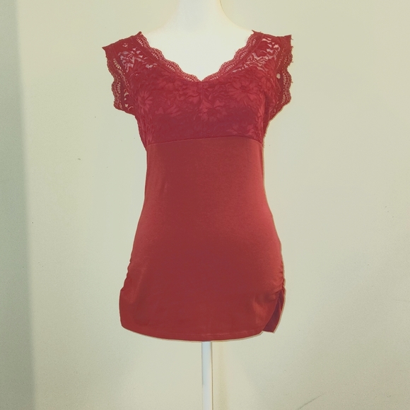 Maurices~ Dark Pink Lace and Flower Tank Top Size Small - Picture 2 of 7